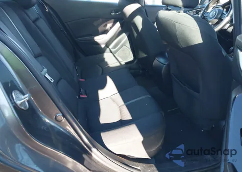 2018 Mazda Mazda3 Sport из США, поврежденный, VIN 3MZBN1U71JM193827